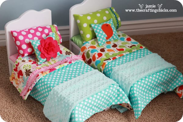{Adorable Doll Bed & Bedding}