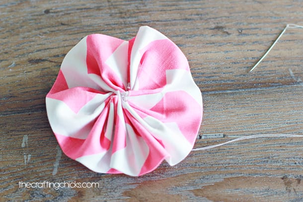 how-to make fabric flowers