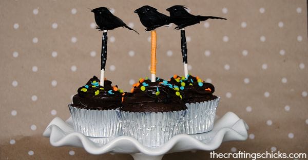 Black Crow Halloween cupcake toppers at thecraftingchicks.com