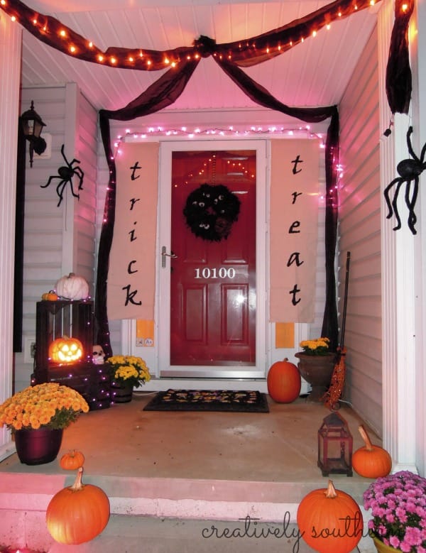 13 Fun & Frightful Halloween Porches - The Crafting Chicks