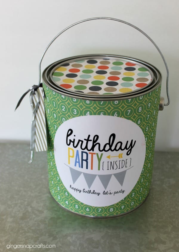 Do you need an easy birthday gift idea for the college student in your life? This party in a can gift idea with a free printable would be perfect.