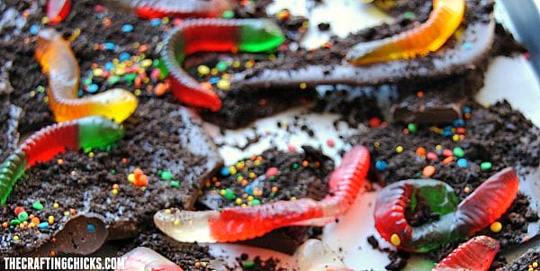 Worms & Dirt Chocolate Bark