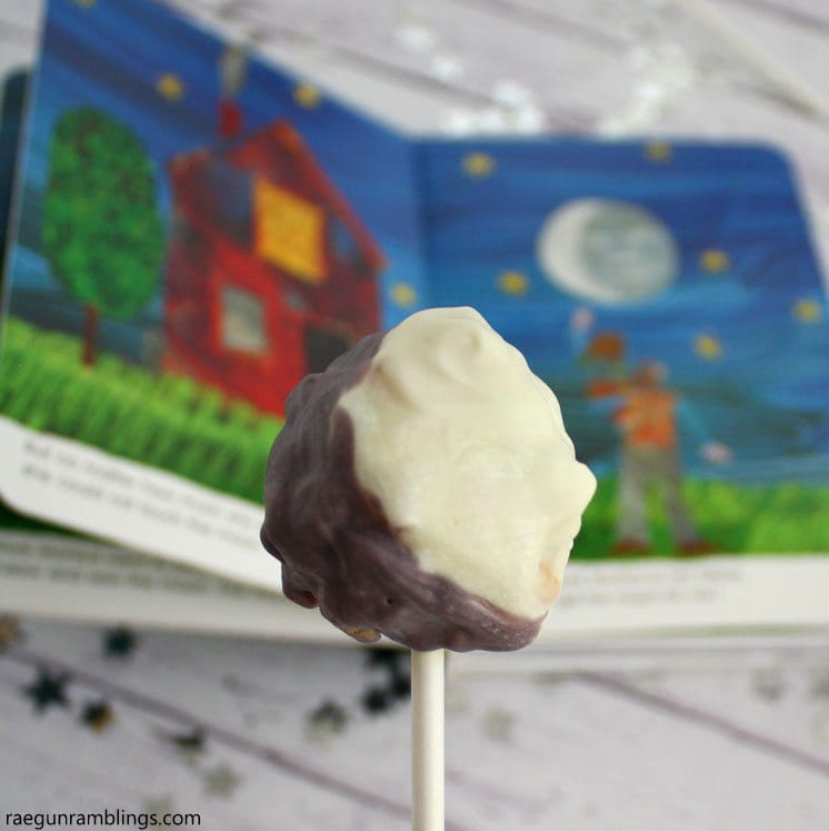 How to Make Moon Phases Cookie Pops