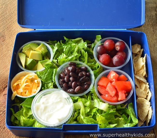 Non Sandwich School Lunch Ideas - So many great school lunch ideas in this post! Hot dogs, quesadillas, mini corn dogs, mac and cheese, taco salad... yum!