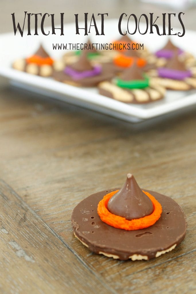35 Halloween Party Food Ideas - Appetizers, snacks, treats, desserts, pizzas and drinks for your school, family or preschool Halloween party! 