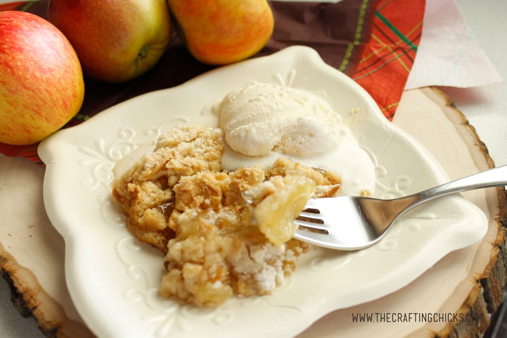 Yummy Apple Cobbler Recipe | Family Favorite Dessert