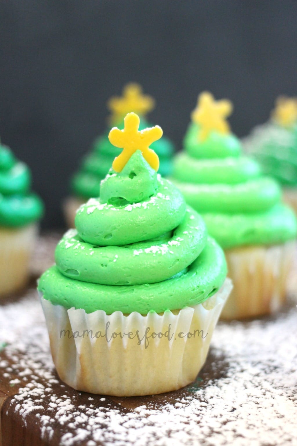 DIY Christmas Tree Cupcakes - Simple dessert for a Christmas party 