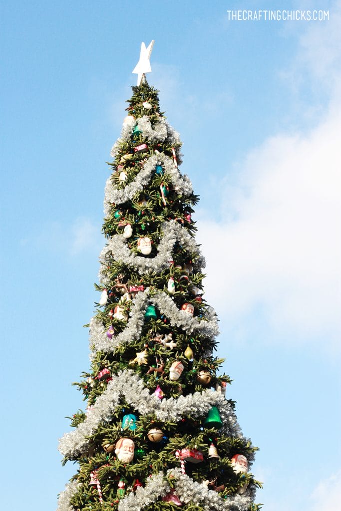 10 Reasons to Visit Disneyland During the Holidays - The Crafting Chicks