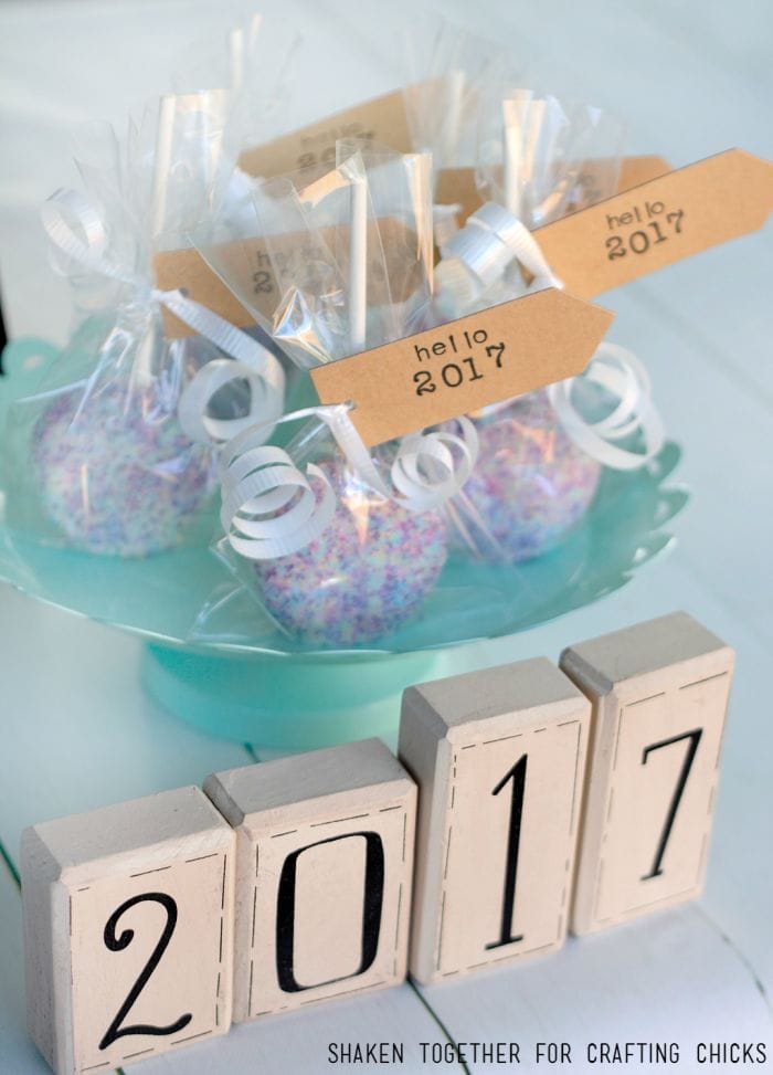 Ring in the new year with our Ball Drop Oreo Pops! They are no bake and SO easy!