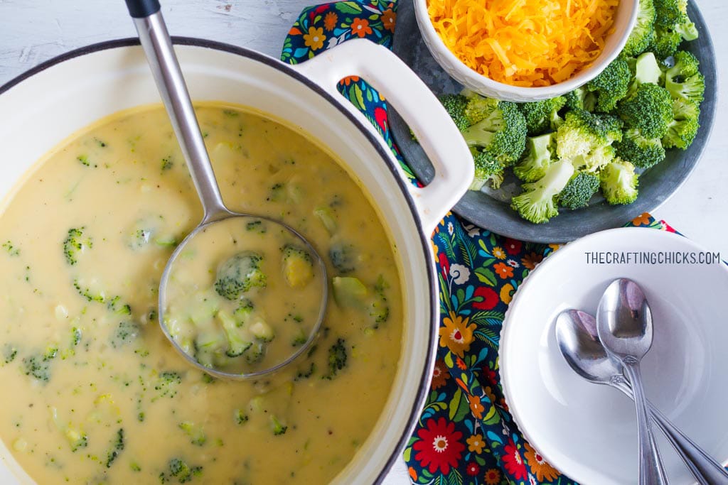 Broccoli Cheese Chowder Recipe - You only need a few ingredients and just 3o minutes!