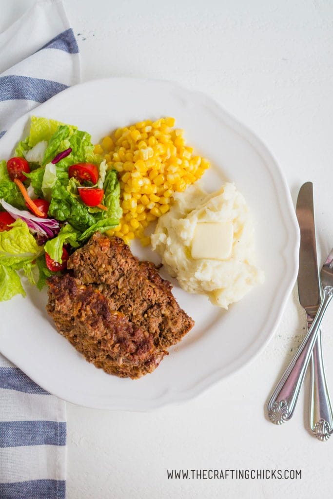 Mom's Easy Homemade Meatloaf Recipe - The Crafting Chicks
