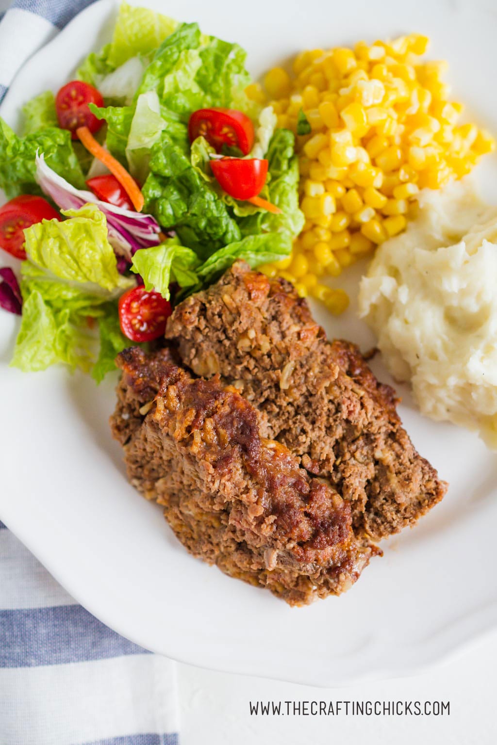 Mom's Easy Homemade Meatloaf Recipe is a great addition to any meal plan. This hearty main dish will have your kids asking for more.