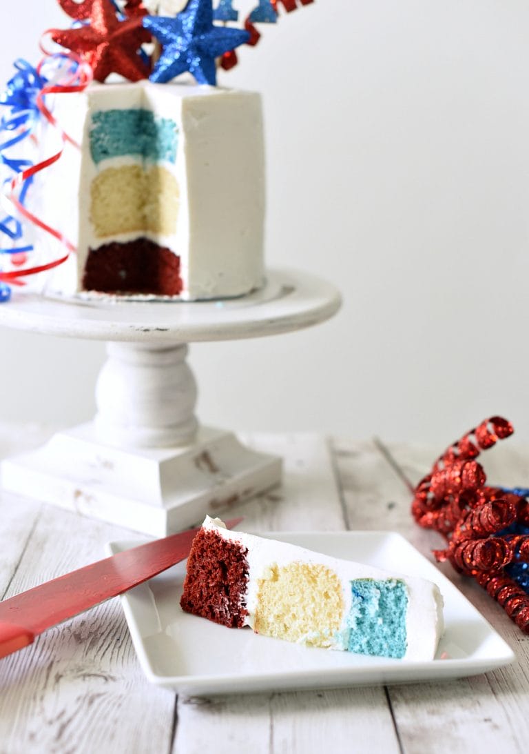 Patriotic USA Cake - The Crafting Chicks