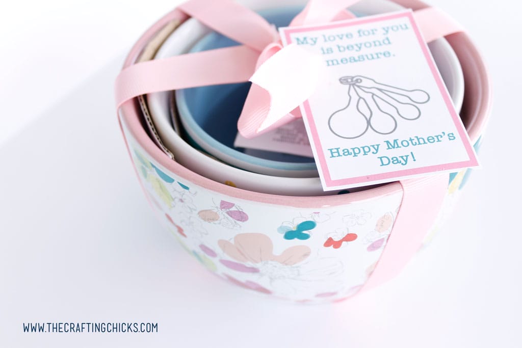 Grab your cute ribbon and tie a bow on the gift set. Then add your cute Retro Mother's Day Tags to each gift.