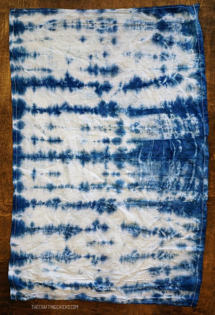 Shibori Dyeing Kitchen Towels - The Crafting Chicks