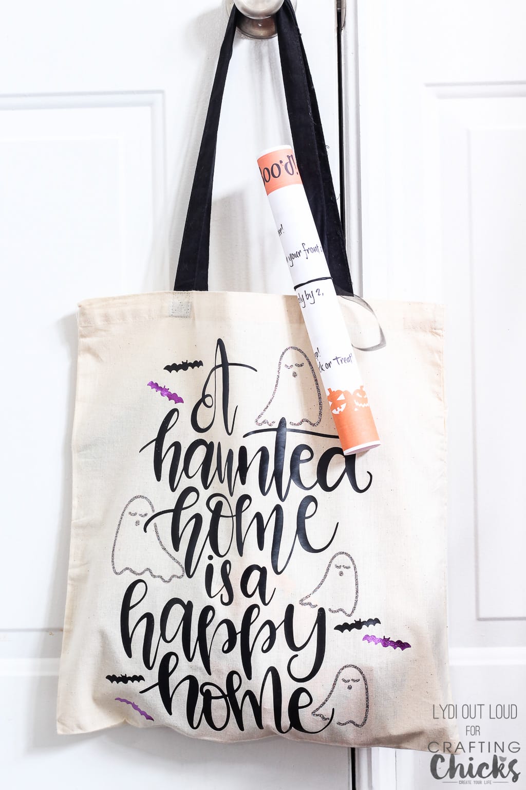 Boo your neighbors with an adorable Halloween tote bag! #Halloween #YouveBeenBood #HalloweenNeighbor Gifts
