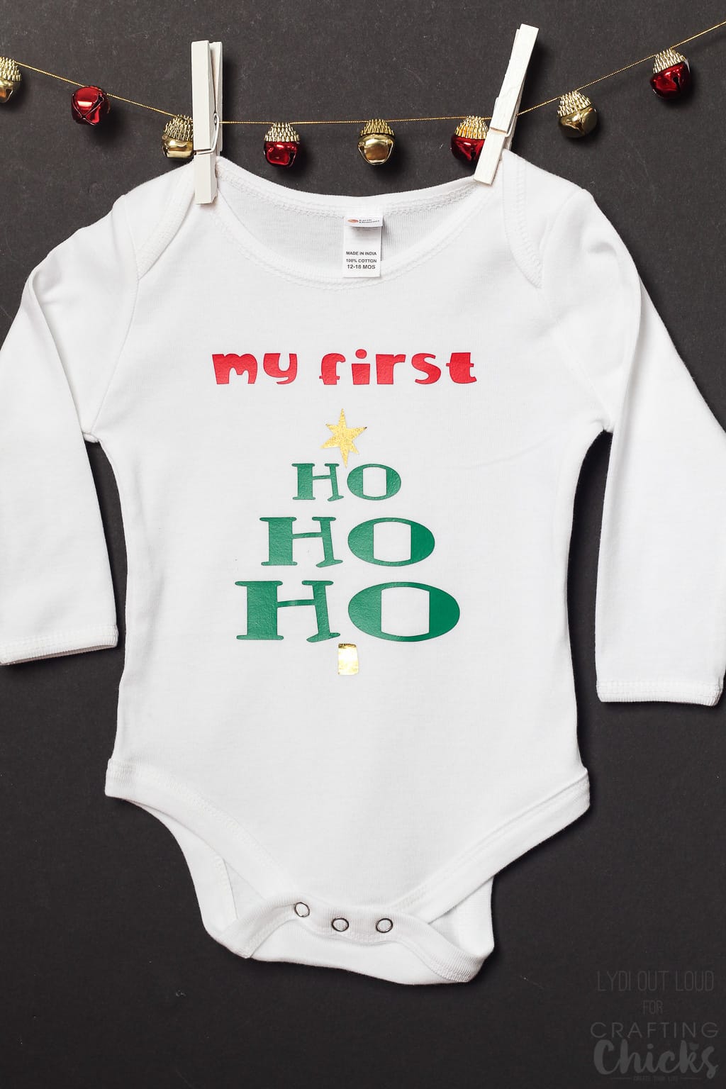 Baby's First Christmas iron-on onesie #babysfirstchristmas #ironon #diychristmasgifts #christmasgiftideas