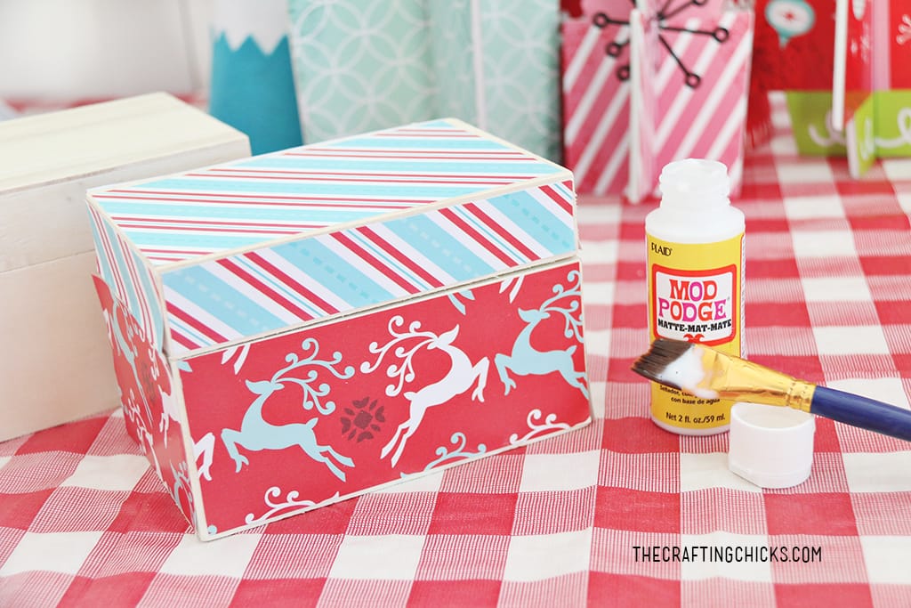 Kids will love putting together this adorable DIY Cookie Exchange Recipe Box. It's so easy and a fun craft for a cookie exchange party.