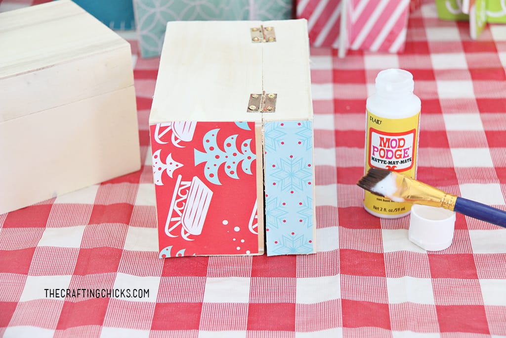 Kids will love putting together this adorable DIY Cookie Exchange Recipe Box. It's so easy and a fun craft for a cookie exchange party.