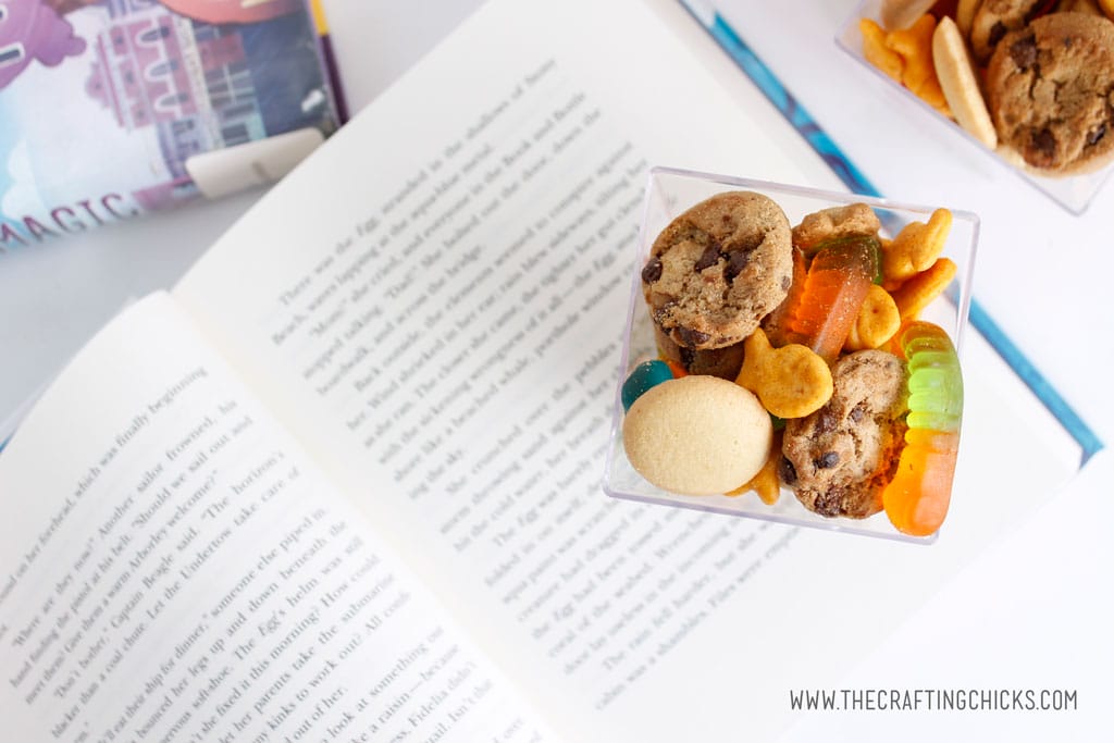 Bookworm Snack Mix is the perfect snack to eat while reading a book. Mix together your favorite sweet and salty treats for this easy mix. #snackmix #snacks #bookwormsnacks