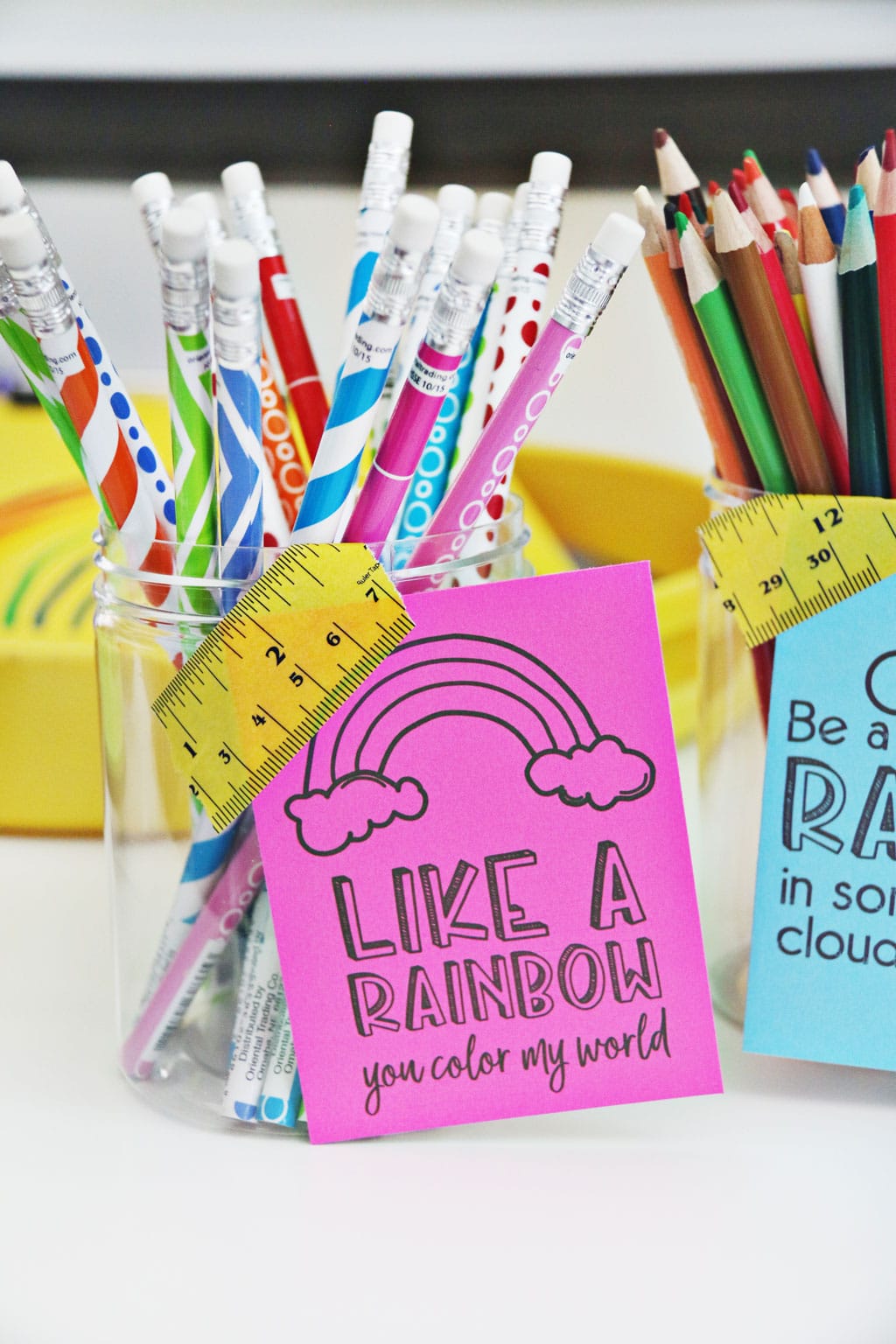 This Colorful Kids Work Station is the perfect way to get your kids into the back to school spirit. Love the fun use of ASTROBRIGHTS® Papers. #homeworkstation #workstationforkids #kidsworkstation