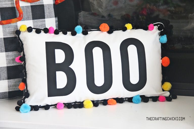 “Boo” Pillow for Halloween