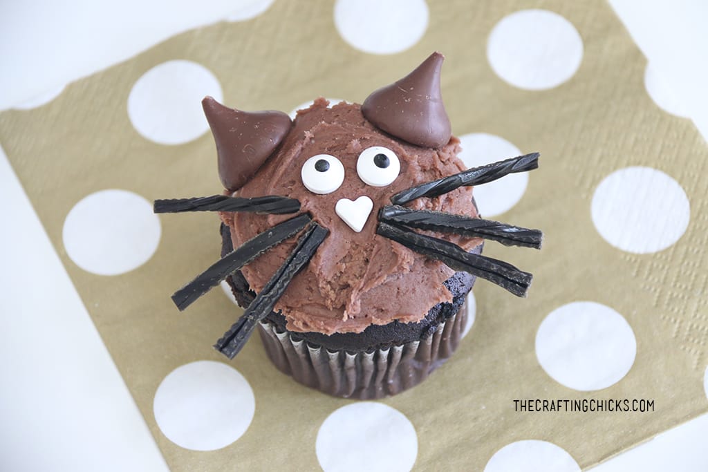 DIY Cat Cupcakes for Halloween