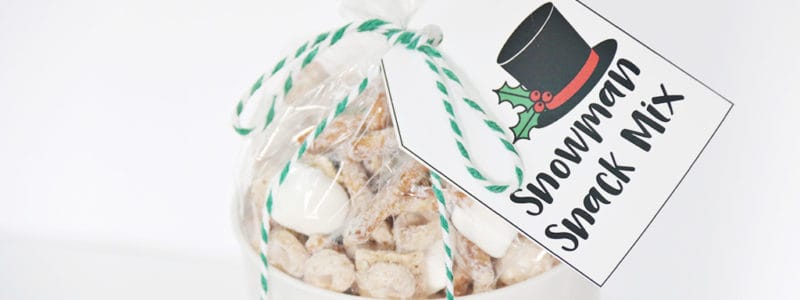 Holiday gift idea Snowman snack mix with free printable snowman tag.